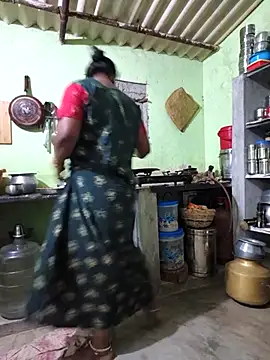 Snapshot of Tamilselviroja- chatting on April 2026 02:47:02 PM Tamilselviroja- online show from April 2026 02:47:02 PM