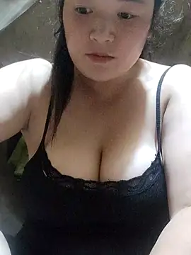 linhmiucute online show from October 2025 01:07:01 PM