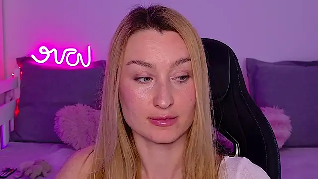 MysticRoxanne online show from March 2026 02:32:02 PM