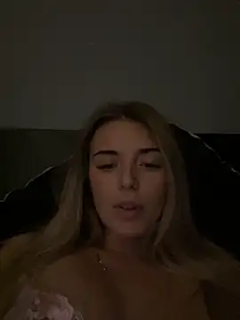 EllieEllxx online show from October 2025 06:50:02 PM