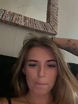 EllieEllxx online show from October 2025 12:26:01 PM