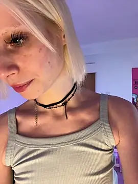 bunnyirisluv online show from February 2026 06:46:01 PM