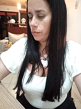 Amarteverdaderamente online show from December 2025 03:58:02 AM