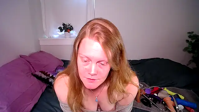 Snapshot of naughtyfox89 chatting on August 2026 10:44:01 PM naughtyfox89 online show from August 2026 10:44:01 PM