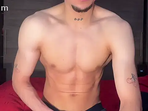 Snapshot of strongManLatino chatting on May 2026 06:46:01 PM strongManLatino online show from May 2026 06:46:01 PM