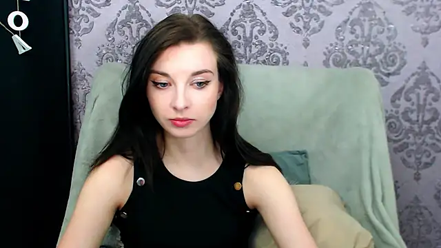 Snapshot of DominantLuna chatting on May 2026 07:21:01 PM DominantLuna online show from May 2026 07:21:01 PM