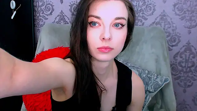 Snapshot of DominantLuna chatting on May 2026 07:42:01 PM DominantLuna online show from May 2026 07:42:01 PM