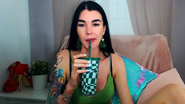 Snapshot of SofiiaBeauty chatting on December 2025 08:14:01 PM SofiiaBeauty online show from December 2025 08:14:01 PM