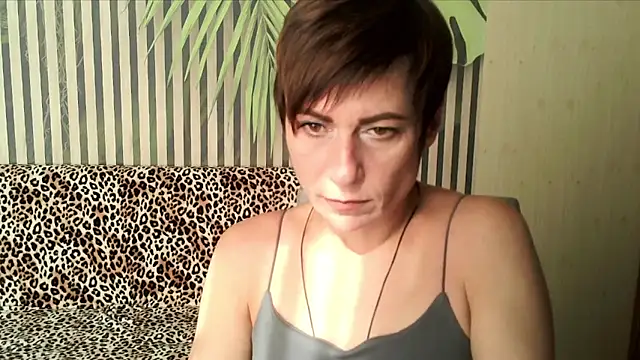 Ashley Brookss online show from October 2025 07:28:02 AM
