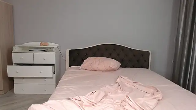 KaiChicken online show from November 2025 08:34:02 PM