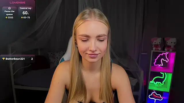 Snapshot of TessaGrays chatting on November 2025 11:53:02 AM TessaGrays online show from November 2025 11:53:02 AM