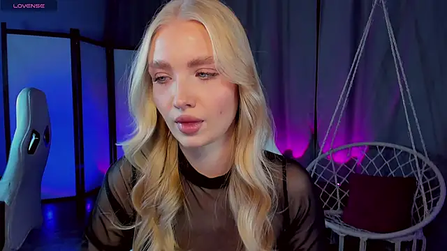 Snapshot of TessaGrays chatting on December 2025 07:49:02 AM TessaGrays online show from December 2025 07:49:02 AM