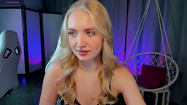 Snapshot of TessaGrays chatting on January 2026 02:33:02 PM TessaGrays online show from January 2026 02:33:02 PM