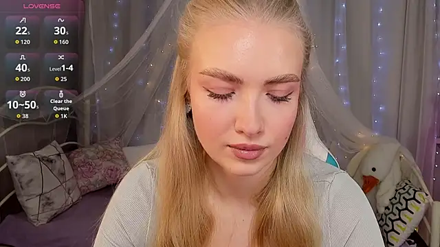 Snapshot of TessaGrays chatting on January 2026 07:14:01 AM TessaGrays online show from January 2026 07:14:01 AM