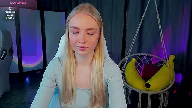 Snapshot of TessaGrays chatting on February 2026 10:25:02 AM TessaGrays online show from February 2026 10:25:02 AM