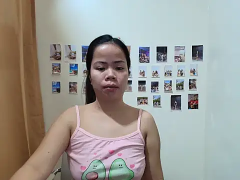 Snapshot of Hot_Athena99x chatting on July 2026 02:33:01 PM Hot Athena99x online show from July 2026 02:33:01 PM