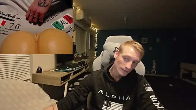 Snapshot of Firefoxdk chatting on October 2025 11:36:02 PM Firefoxdk online show from October 2025 11:36:02 PM