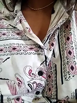Snapshot of PEEHU-50 chatting on June 2026 01:38:02 AM PEEHU-50 online show from June 2026 01:38:02 AM