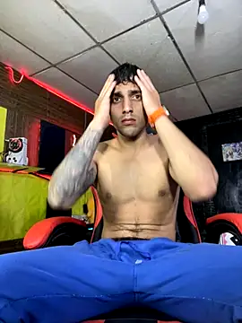 alessandro290 online show from October 2025 09:54:02 PM