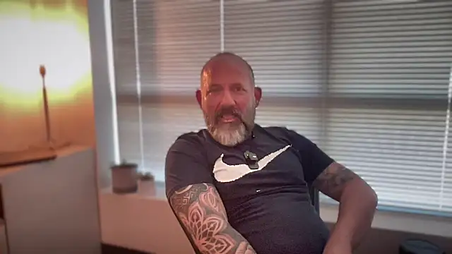 Snapshot of fuckadilf chatting on May 2026 02:56:02 PM fuckadilf online show from May 2026 02:56:02 PM
