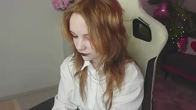 Snapshot of Staymonica chatting on February 2026 01:37:02 PM Staymonica online show from February 2026 01:37:02 PM