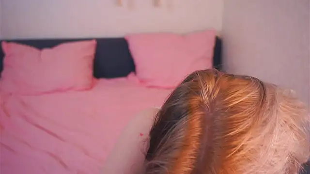 EviaVanveen online show from December 2025 07:39:01 AM