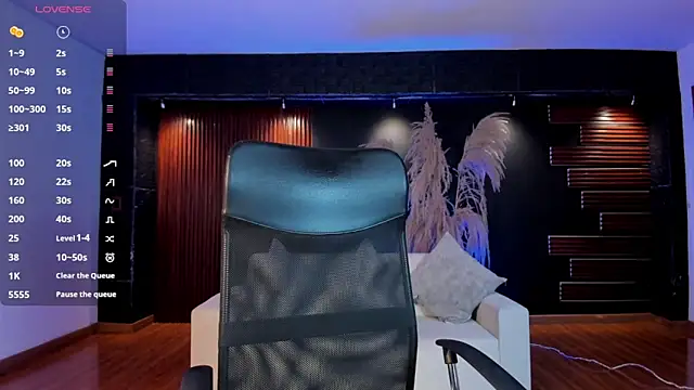 VenusCooper online show from April 2026 09:39:33 PM