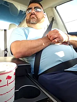 Roddog18 online show from December 2025 10:49:02 PM