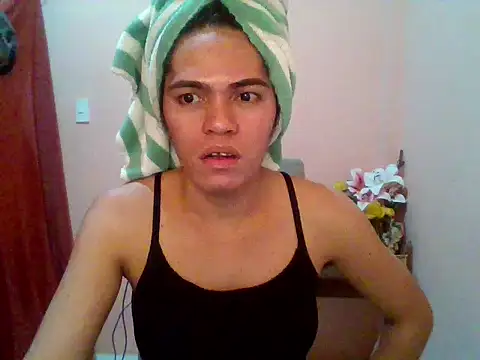 Snapshot of sweet_yummy69 chatting on April 2026 10:51:02 PM sweet yummy69 online show from April 2026 10:51:02 PM