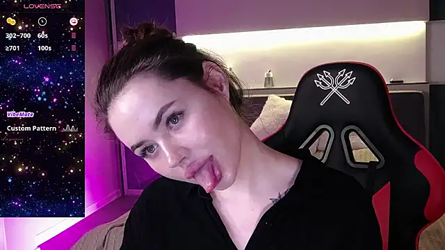 Snapshot of AlmaryKim chatting on December 2024 08:44:01 PM AlmaryKim online show from December 2024 08:44:01 PM