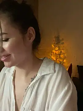 Snapshot of AlmaryKim chatting on December 2024 12:27:01 AM AlmaryKim online show from December 2024 12:27:01 AM