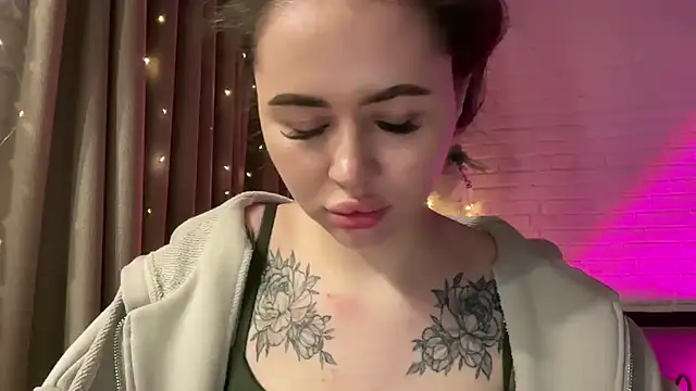 Snapshot of AlmaryKim chatting on January 2025 12:39:02 AM AlmaryKim online show from January 2025 12:39:02 AM