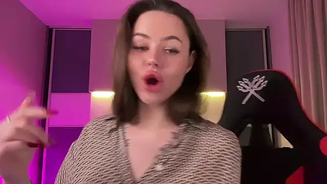 Snapshot of AlmaryKim chatting on February 2025 07:55:01 PM AlmaryKim online show from February 2025 07:55:01 PM