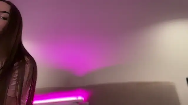 Snapshot of AlmaryKim chatting on September 2025 09:50:01 PM AlmaryKim online show from September 2025 09:50:01 PM