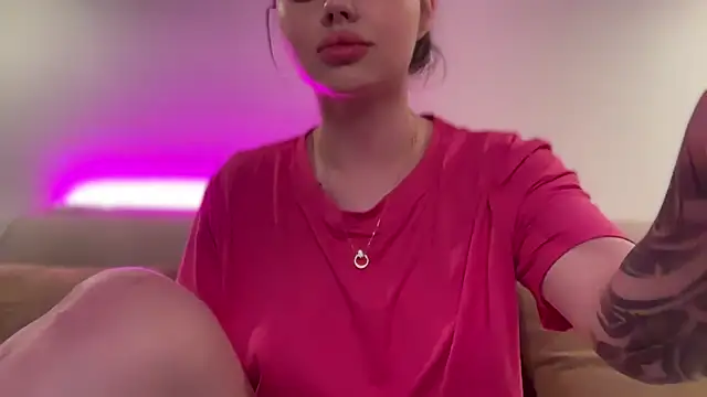 Snapshot of AlmaryKim chatting on September 2025 08:02:02 PM AlmaryKim online show from September 2025 08:02:02 PM