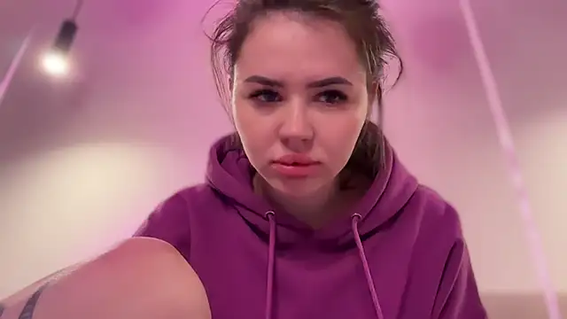 Snapshot of AlmaryKim chatting on October 2025 08:39:02 PM AlmaryKim online show from October 2025 08:39:02 PM