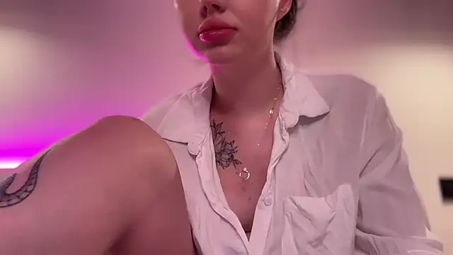 Snapshot of AlmaryKim chatting on October 2025 09:02:01 PM AlmaryKim online show from October 2025 09:02:01 PM