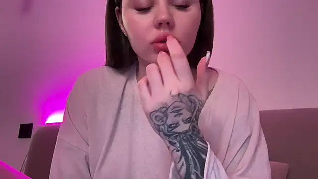 AlmaryKim online show from March 2026 09:07:01 PM