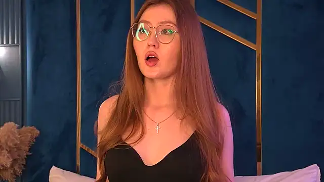 Snapshot of LisaFoxs chatting on October 2025 01:39:02 PM LisaFoxs online show from October 2025 01:39:02 PM