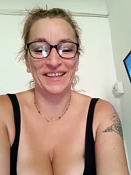 Fifi83Bell online show from October 2025 08:46:01 AM