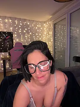 LaPetiteKim online show from February 2026 08:05:02 PM