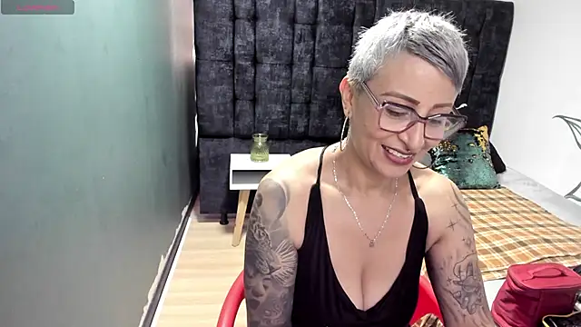 Charlotte  Gray online show from December 2025 08:04:02 PM