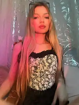  Siennaaa  online show from March 2026 10:24:01 PM