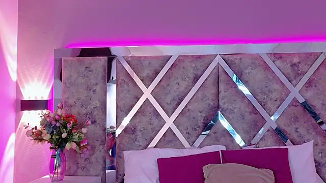 MeganR  online show from April 2026 11:16:01 AM