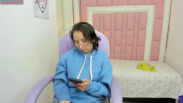 Klaret Toy online show from April 2026 01:07:01 PM