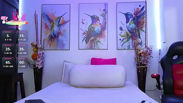 Snapshot of Moon_celeste chatting on February 2026 07:25:02 PM Moon celeste online show from February 2026 07:25:02 PM