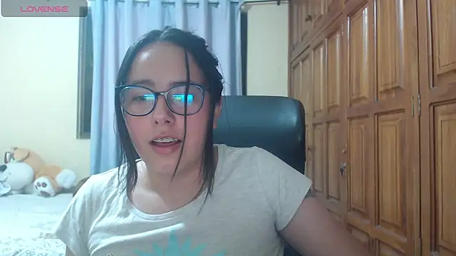 Venus cat  online show from January 2026 05:32:01 AM