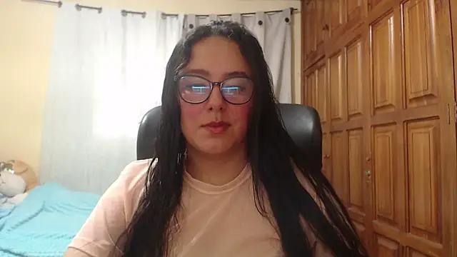 Snapshot of Venus_cat_ chatting on June 2026 09:25:02 PM Venus cat online show from June 2026 09:25:02 PM