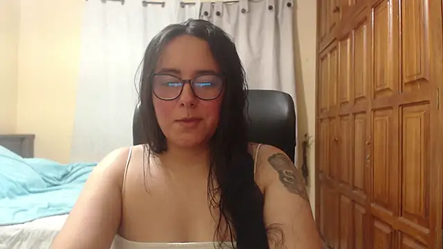 Snapshot of Venus_cat_ chatting on June 2026 02:01:02 AM Venus cat online show from June 2026 02:01:02 AM
