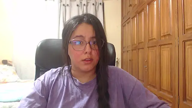 Snapshot of Venus_cat_ chatting on July 2026 03:34:01 AM Venus cat online show from July 2026 03:34:01 AM